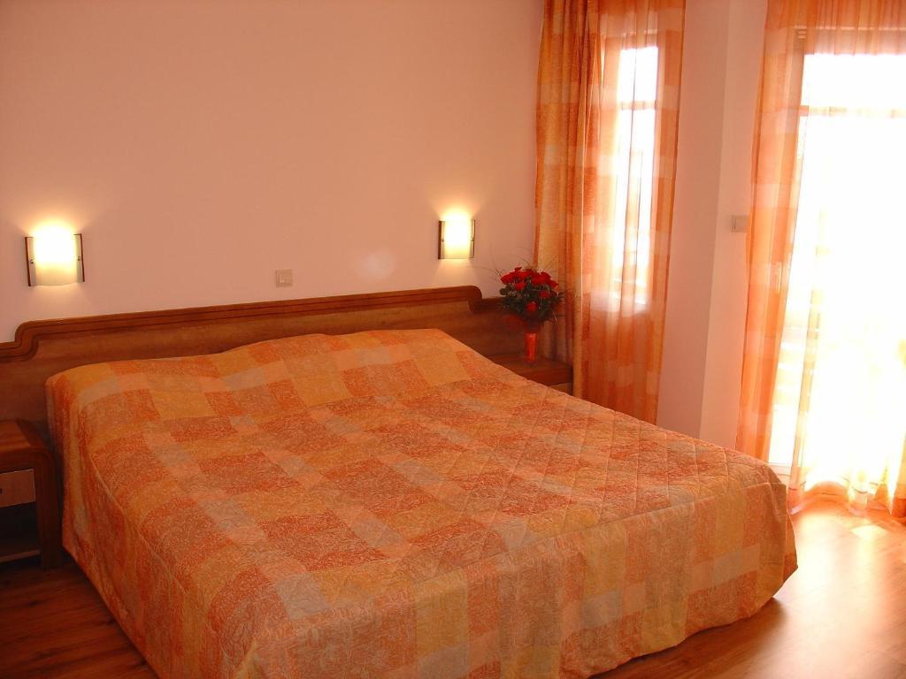 Family Hotel Saint Nikola Nesebar Room photo