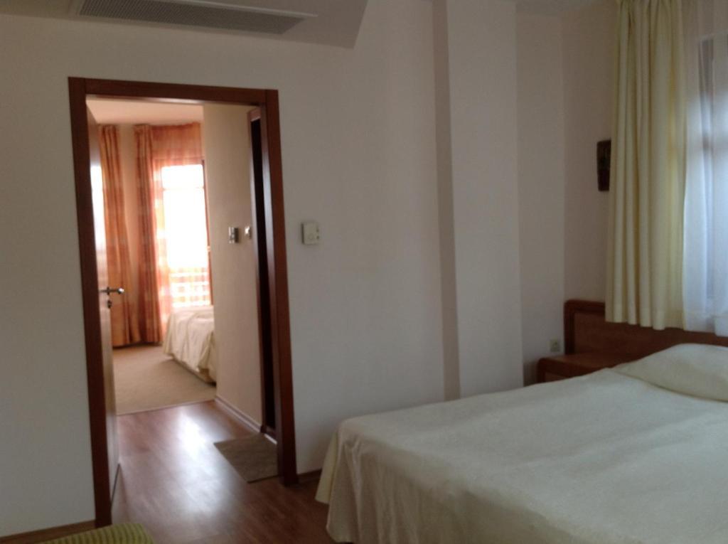 Family Hotel Saint Nikola Nesebar Room photo