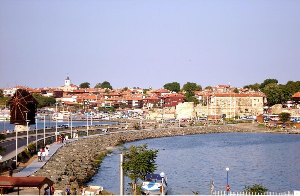 Family Hotel Saint Nikola Nesebar Exterior photo